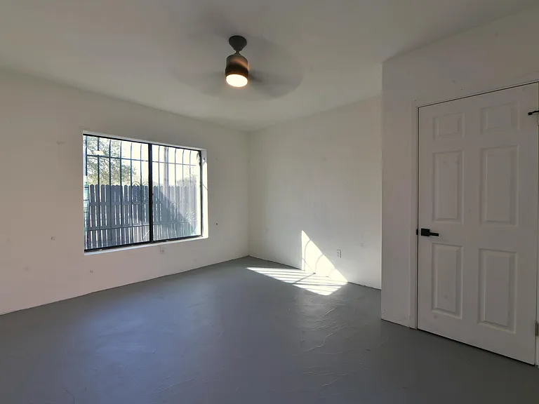 1211 S 9th Ave — Photo 13