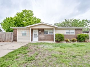 641 SW 15th St, Moore, OK 73160
