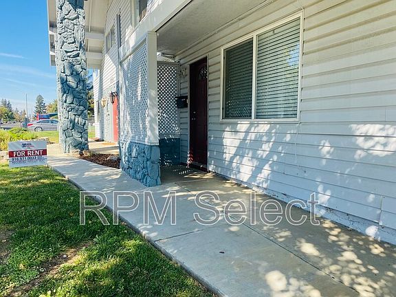 2nd image of 524 W Southwood Dr