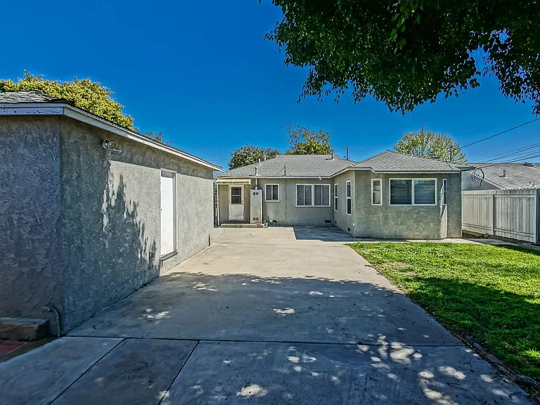 2911 Blaisdell Ave — Photo 4