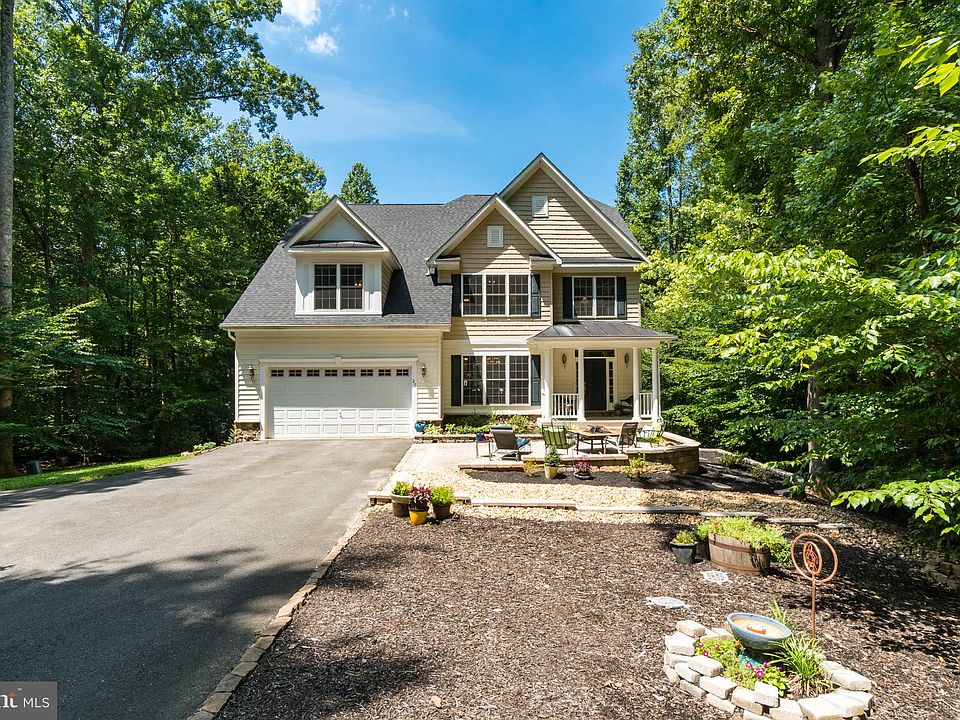 1st image of 25 Lakebreeze Way