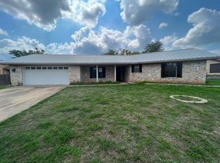 142 E Cedar Dr, Kerrville, TX 78028