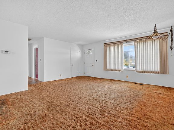 3rd image of 502 N Lenfesty Ave