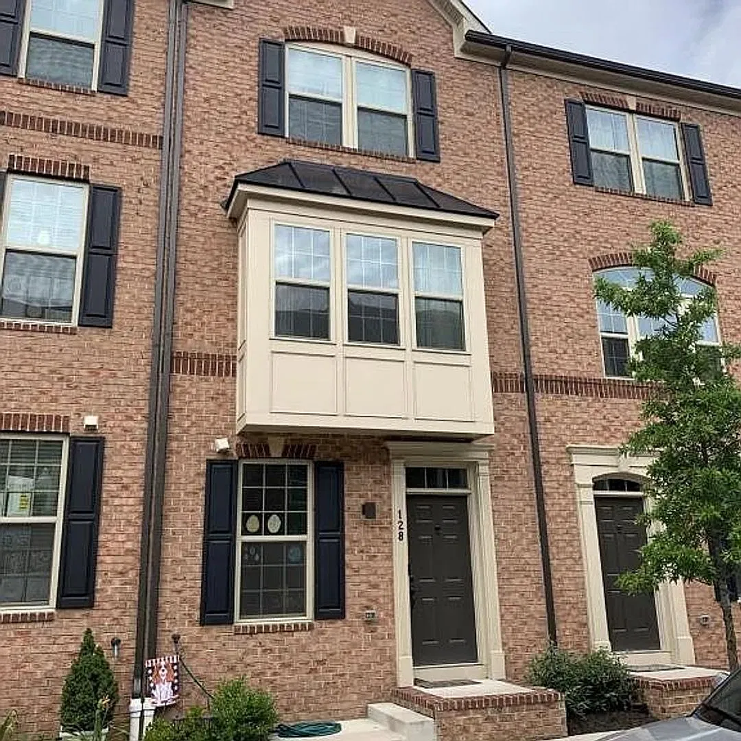 Modern 2BR + Office Townhome with Garage & Deck Near Hopkins Bayview — Photo 1