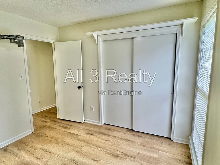 2905 Willow Lane Dr — Photo 32