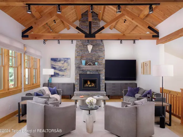 3153 W Arrowhead Rd, Wilson, WY 83014