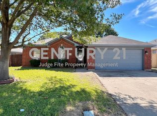 4021 Busch Gardens Dr, Fort Worth, TX 76123