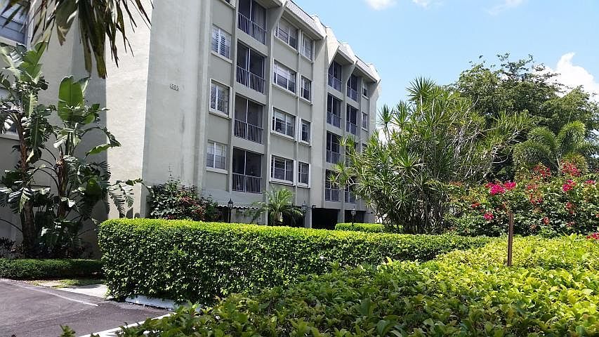 1st image of 505 Spencer Dr APT 301