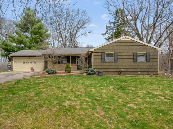 419 Larkspur Ave, Portage, MI 49002