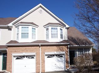 32 Gallop Ln, Somerset, NJ 08873