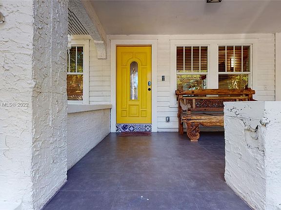 4th image of 4736 NE Miami Ct