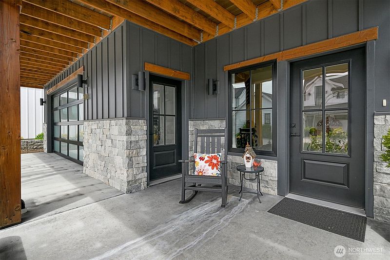 3rd image of 203 Pebblebrook Drive