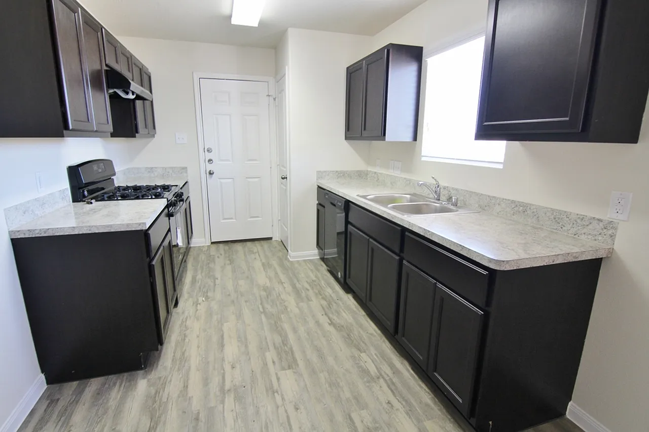 Almeda Meadows — Photo 2
