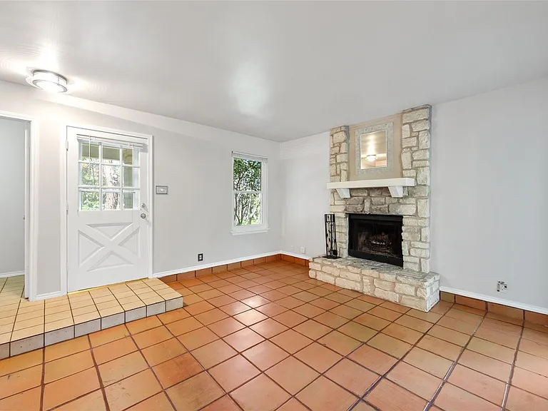 10006 Wildflower Ln #A — Photo 5