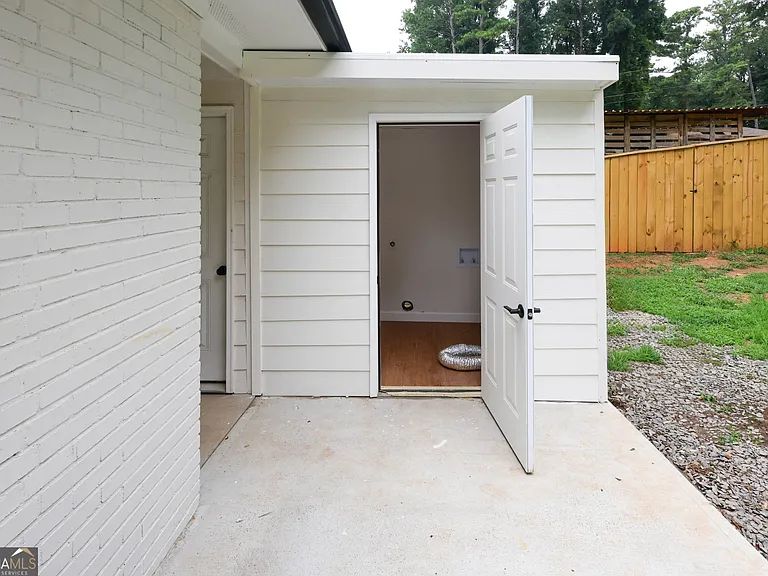 2218 Dodson Dr — Photo 27