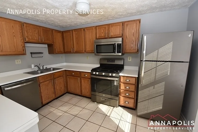 2455 Warm Spring Way — Photo 3