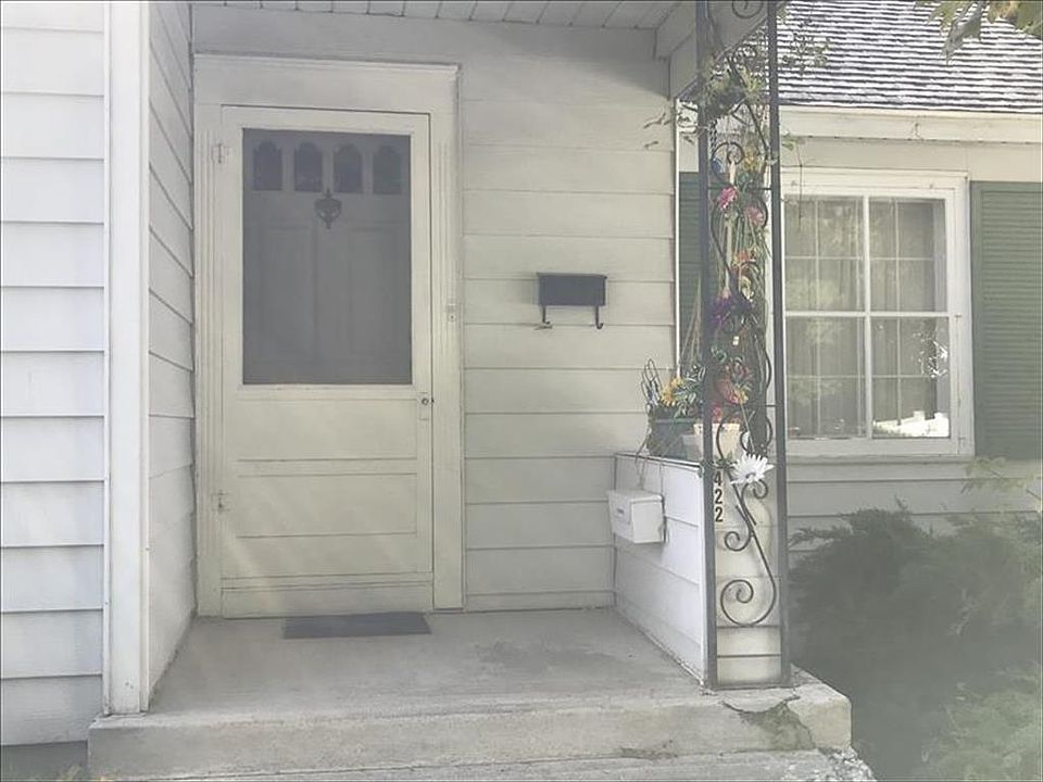 2nd image of 422 7th St