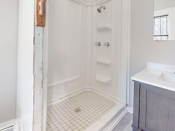 2nd image of 3272 W 50th St #798594532