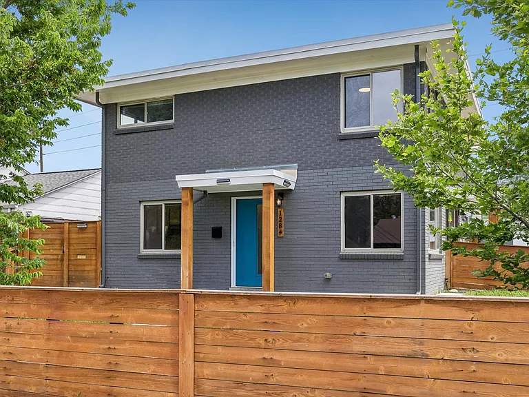 1284 S Harrison St — Photo 23