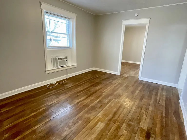 3921 Norledge Ave #1E — Photo 7