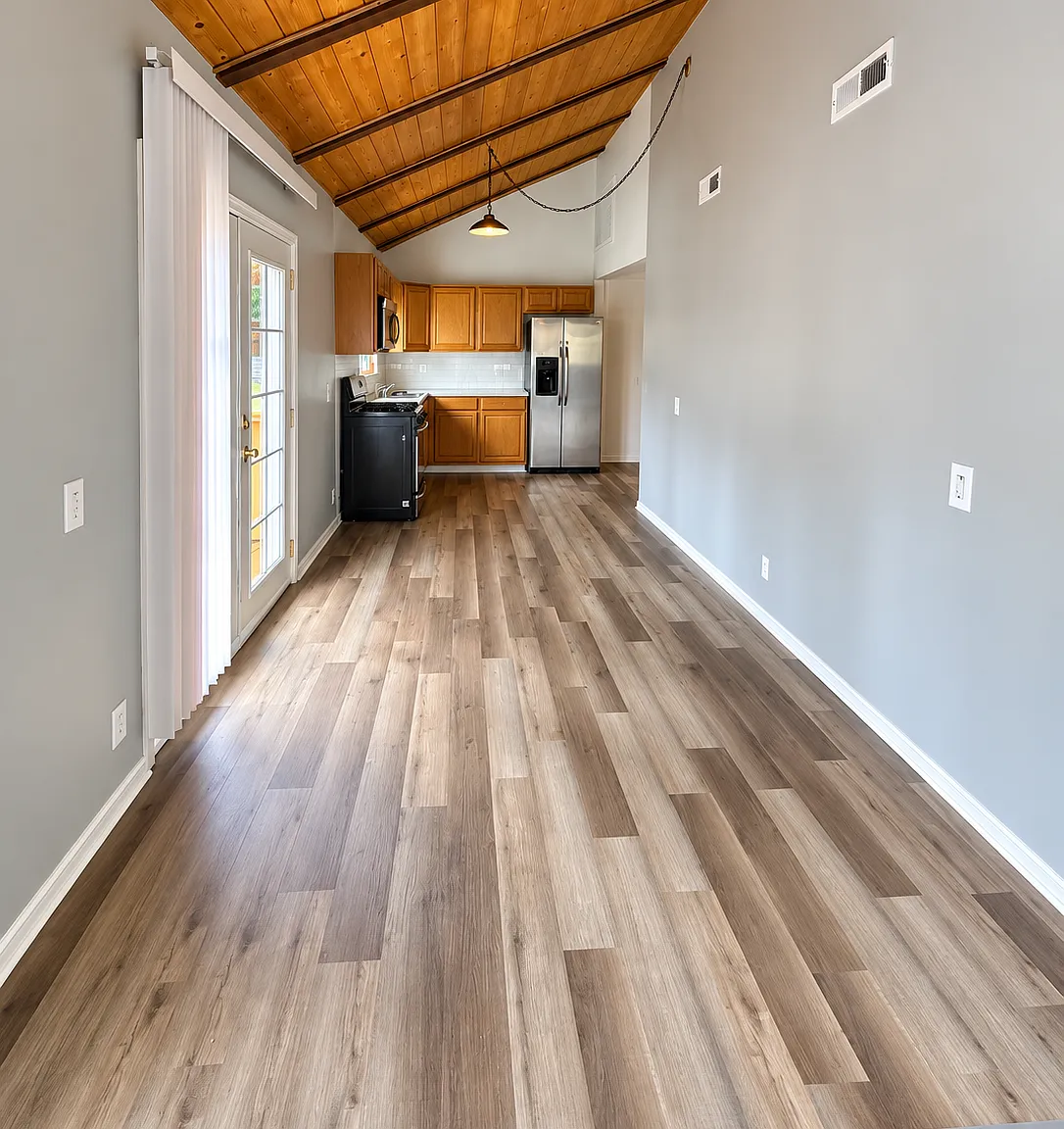 1 bed, 872 sqft, $1,900 — Photo 2