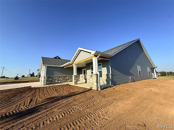 3rd image of 239 Sycamore Rd
