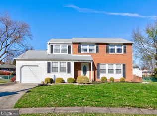 512 Oakview Ct, Mount Laurel, NJ 08054