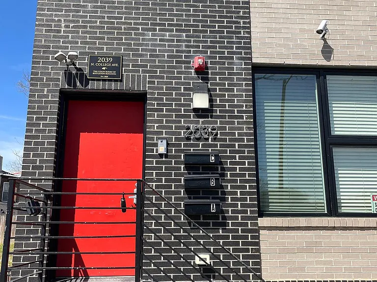 2039 N College Ave #A — Photo 2