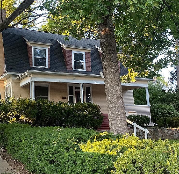 2nd image of 220 Oakhill Ave