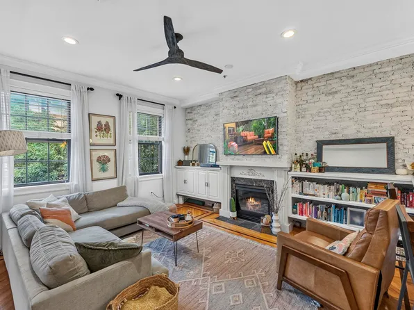 121 Bloomfield St #2, Hoboken, NJ 07030