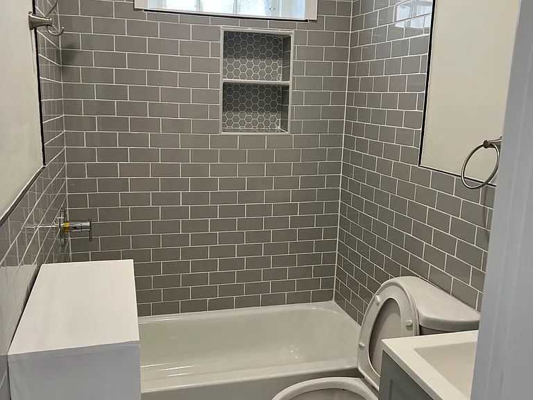 33 S Iowa Ave #B6 — Photo 9