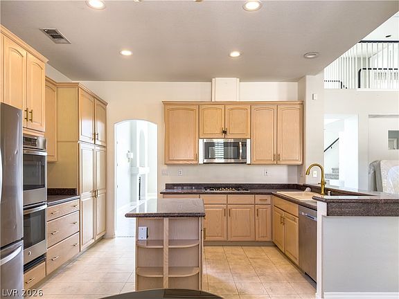 5th image of 1842 Bogey Way