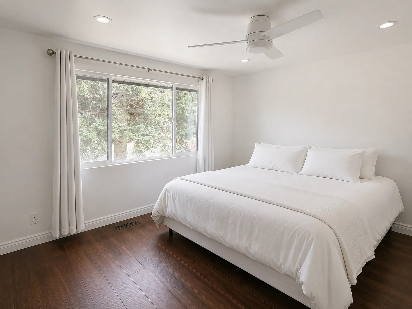 5 bed, 3000 sqft, $3,600 — Photo 2