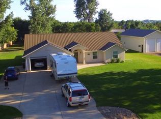 6809 Kingswood Rd, Bismarck, ND 58503