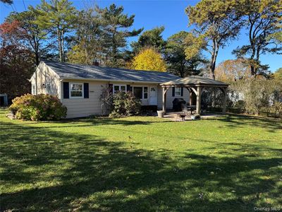 39 North Rd., Hampton Bays, NY, 11946