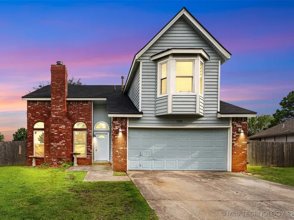 1305 W Honolulu Pl, Broken Arrow, OK 74012