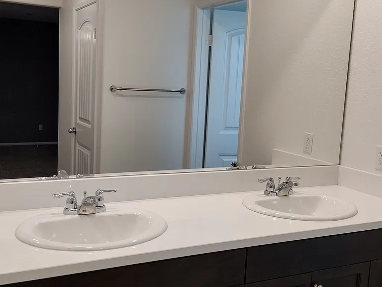 5218 Grassland Ave — Photo 12