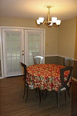 4th image of 200 W Angela Cir