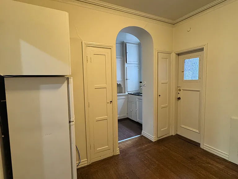 1690 Bay St #101 — Photo 6