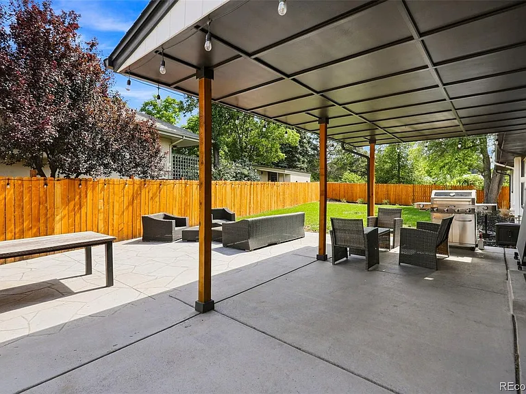 2320 S Holly Pl — Photo 35