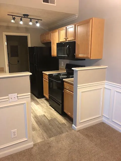 2 bed, 1044 sqft, $1,775 — Photo 2