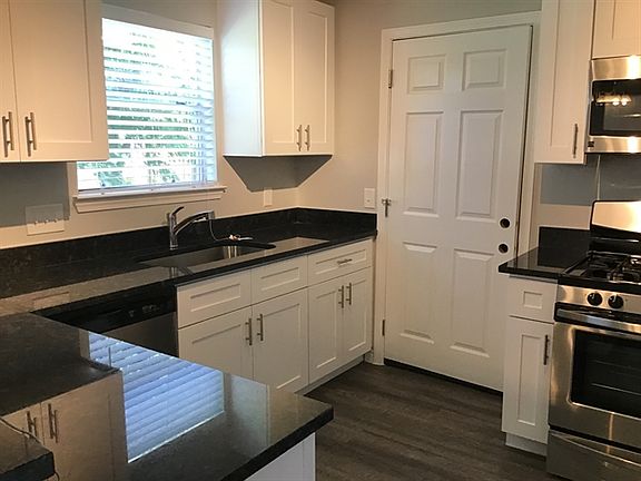 3rd image of 5114 Chase Court Dr