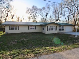 501 S 7th St, Ozark, MO 65721