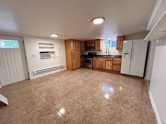 3rd image of 620 S Elizabeth St #B