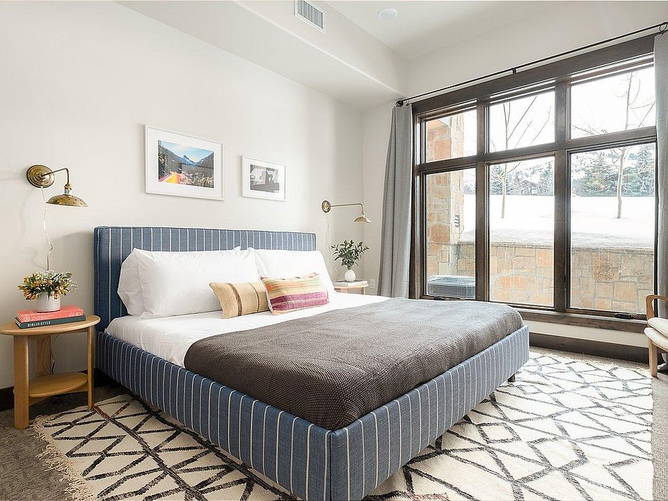 1st image of 3703 Blackstone Dr #102