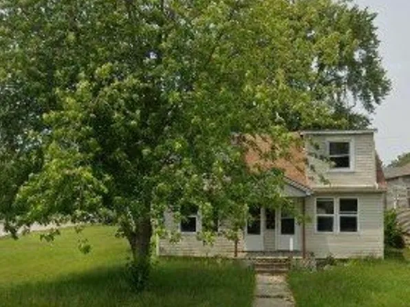 89 S Main St APT 3, Manteno, IL 60950