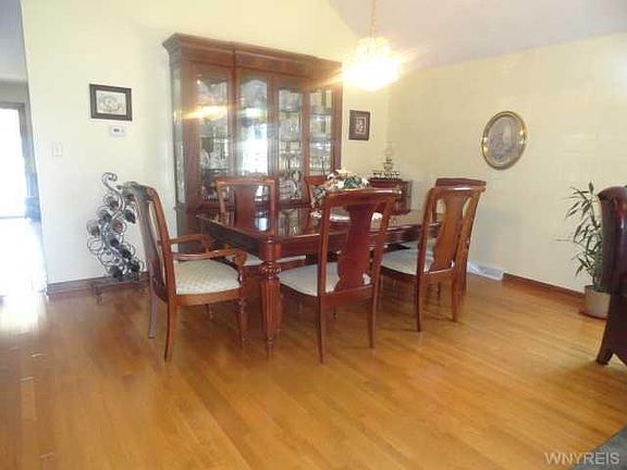 5th image of 14 Lakeside Cir