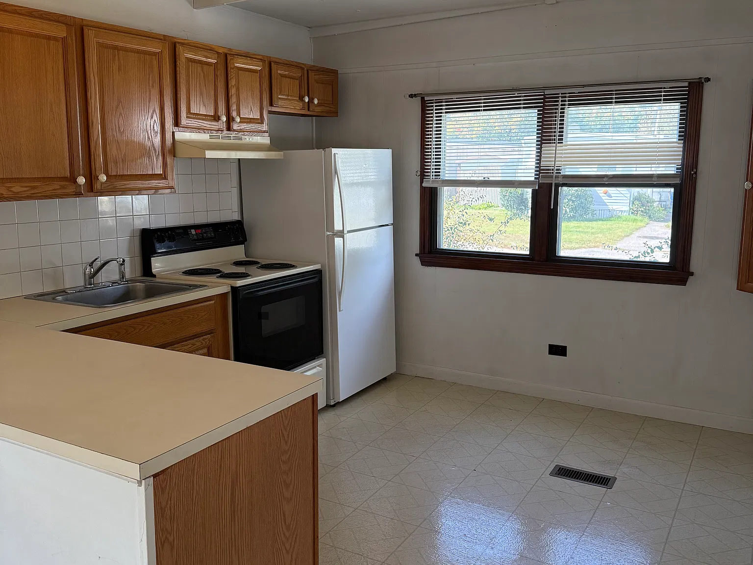 1 bed, 700 sqft, $1,750 — Photo 4