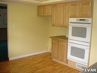 3rd image of 3520 Glen Ave