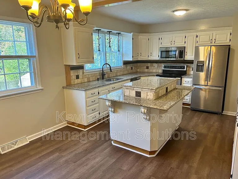 510 Shore Rd — Photo 10